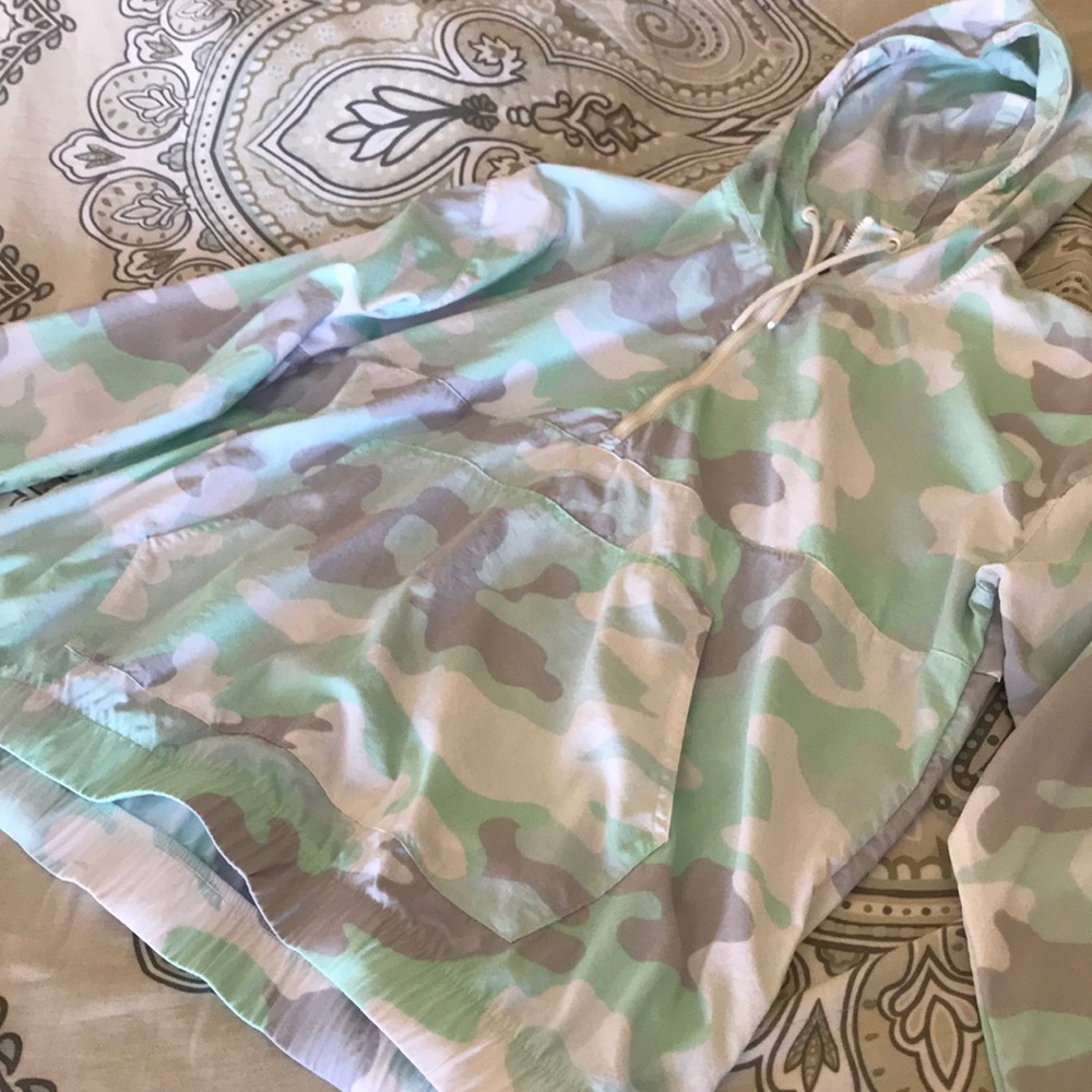 New Balance camo print windbreaker
